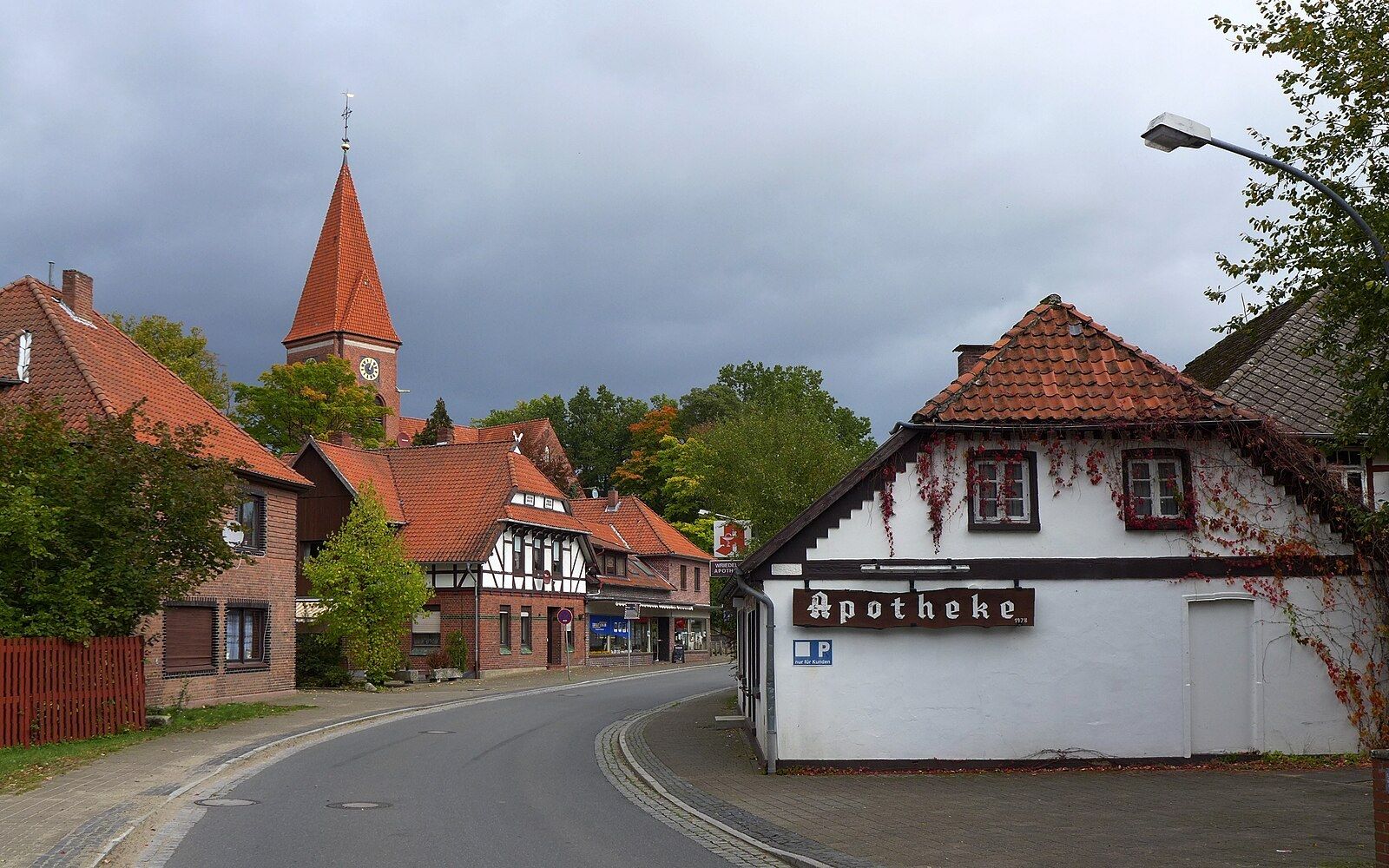 Panoramablick über Wriedel – Rathaus und Landschaft