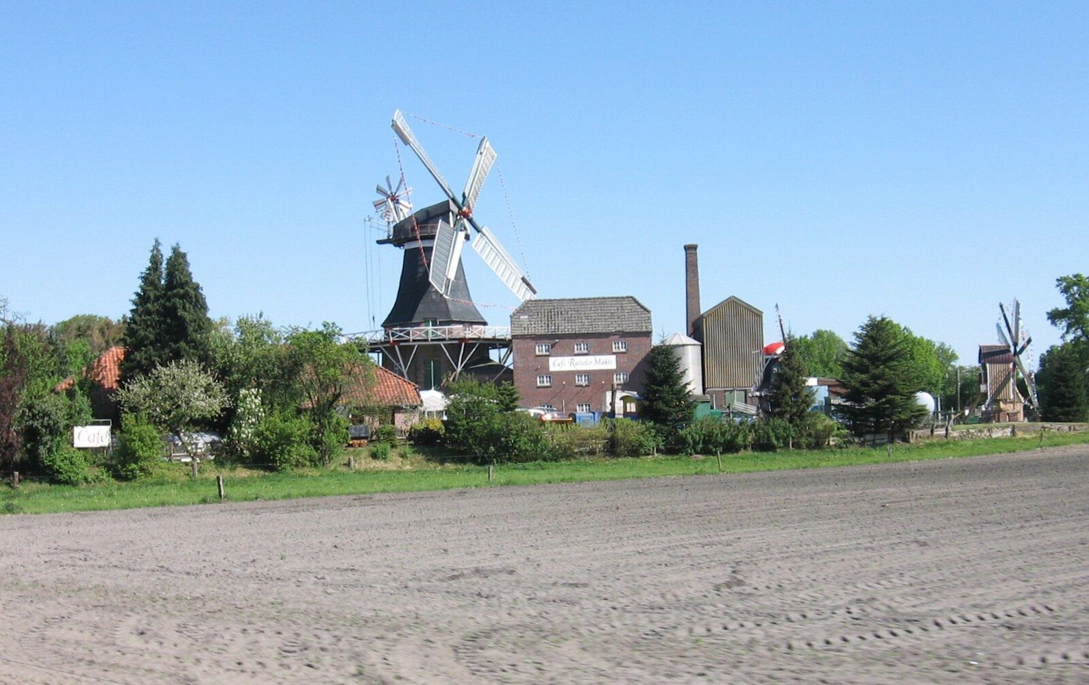 Panoramablick über Zetel – Rathaus und Umgebung