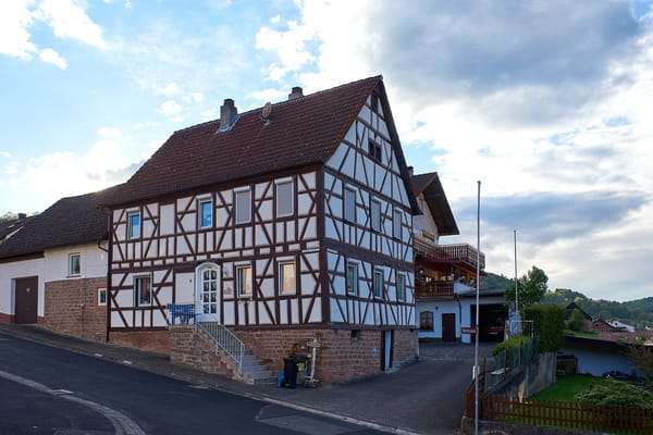 Altenbuch – Wikimedia Commons (Wikidata P18)