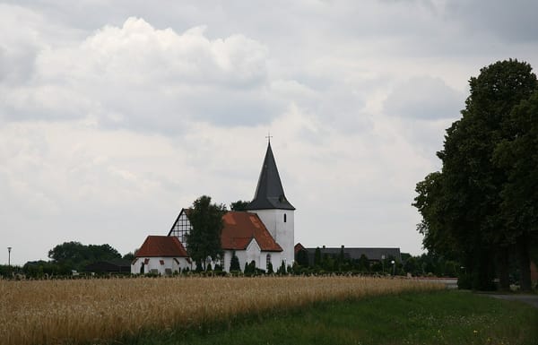 Hüde – Wikimedia Commons (Wikidata P18)