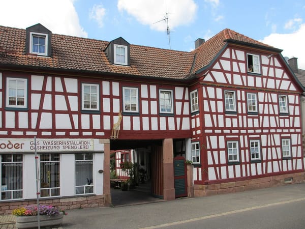 Niedernberg – Wikimedia Commons (Wikidata P18)