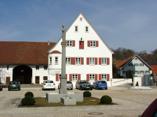 Tussenhausen – Wikimedia Commons (Wikidata P18)