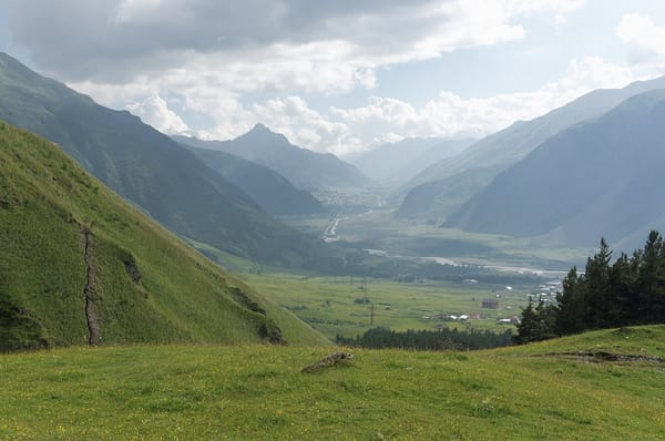 Valley – Wikimedia Commons (Wikidata P18)