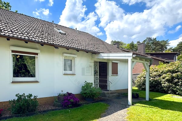 Einfamilienhaus mit viel Platz und großem Grundstück in Celle Groß Hehlen