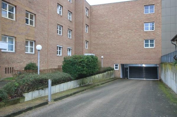 Tiefgaragenzufahrt