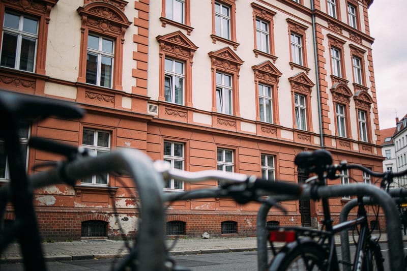 Gründerzeitlicher Straßenzug mit Stuckfassaden in Hannover