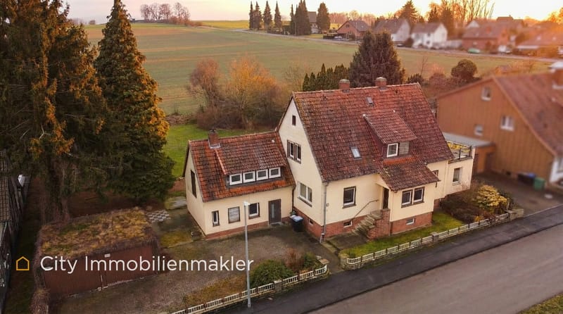 Platzwunder mit Deisterblick: Großzügiges Zweifamilienhaus für die ganze Familie!