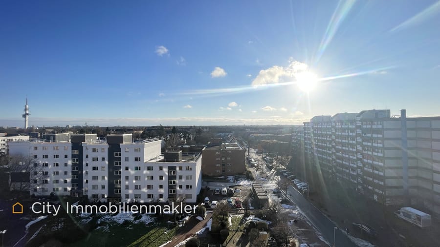Attraktive 2-Zi-Wohnung für Singel-mit Balkon-Aufzug Renditepotenzial durch gezielte Modernisierung